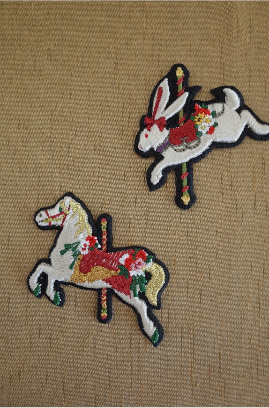 06【Petite Go Round】ブローチ