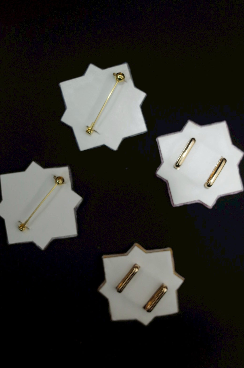 02ブローチ【マジョリカタイル星花】