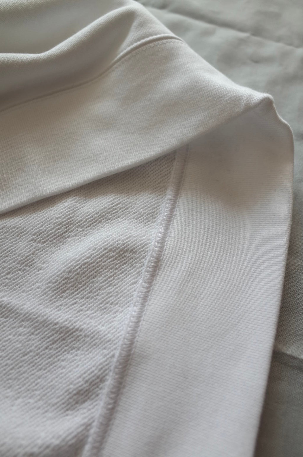 L【fruit parfait】スウェット white&Black