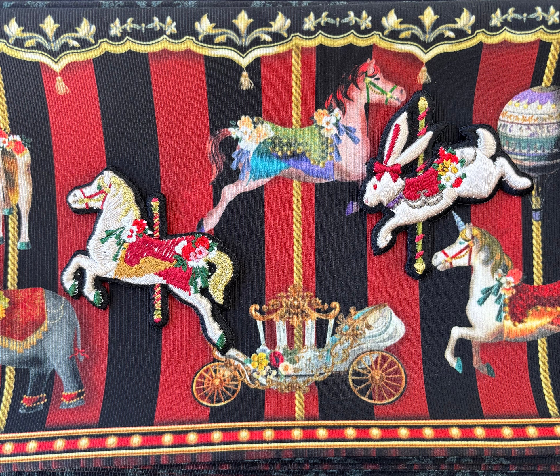 06【Petite Go Round】ブローチ