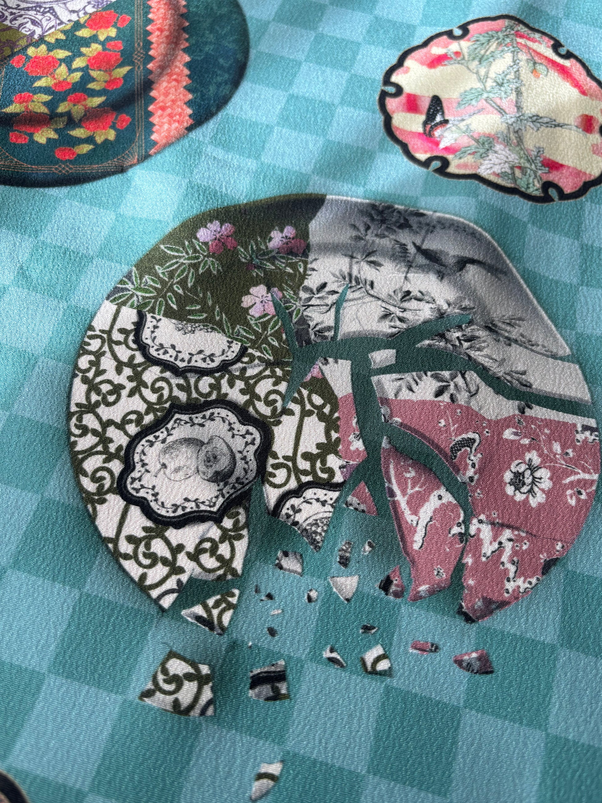 04 反物 /セオアルファ【呼び継ぎされたお皿とチェック】白黒と青磁